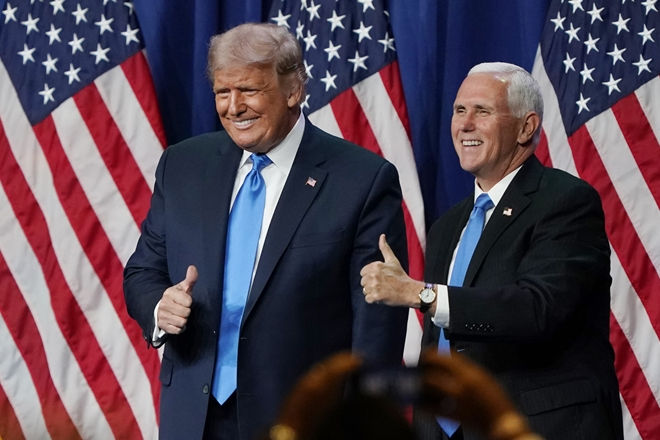 Tổng thống Trump và cấp phó Pence tại hội nghị quốc gia của đảng Cộng hoà. Ảnh: Reuters 