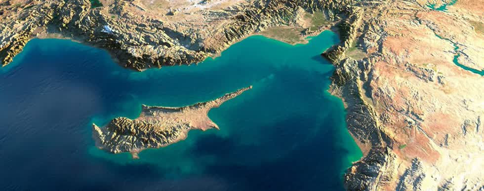 Síp là hòn đảo lớn thứ 3 ở Địa Trung Hải và có hình dạng giống như một chiếc tẩu thuốc.