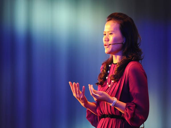 Bà Bành Lôi là nữ tướng đắc lực đằng sau sự thành công của Alibaba, Alipay và Ant Group. Ảnh: Forbes.