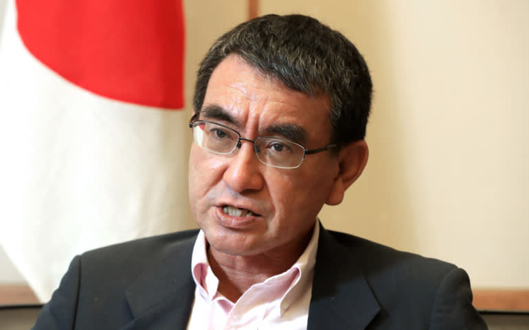   Bộ trưởng Quốc phòng Taro Kono cũng được coi là ứng cử viên tiềm năng kế nhiệm Thủ tướng Abe. Ảnh: ANR  