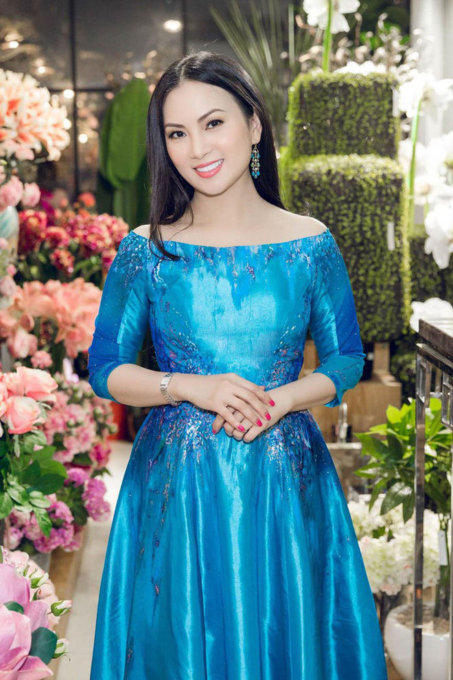 Tháng 4/2019, Hà Phương đã đứng ra tài trợ 100% chi phí đưa thi thể diễn viên Anh Vũ trở về nước. 
