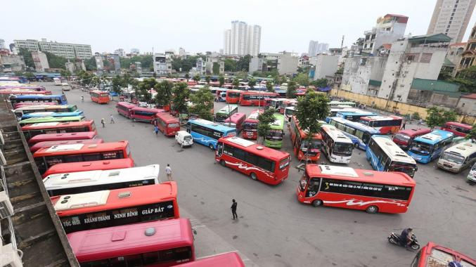   Các bến xe Giáp Bát, Mỹ Đình, Gia Lâm phải thực hiện nghiêm các quy định về phòng, chống dịch. Ảnh: TTXVN  