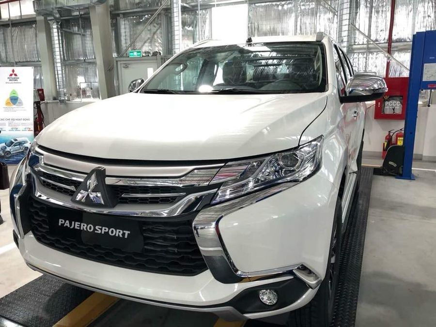 Mitsubishi Pajero Sport số sàn máy dầu giảm gần 200 triệu đồng. 