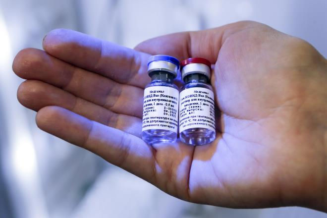 Nga là nước đầu tiên trên thế giới phê duyệt vaccine COVID-19. Ảnh: AP