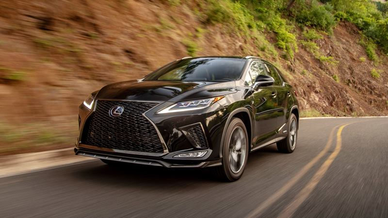 Lexus RX 350L có giá 4,21 tỷ đồng tại Việt Nam.