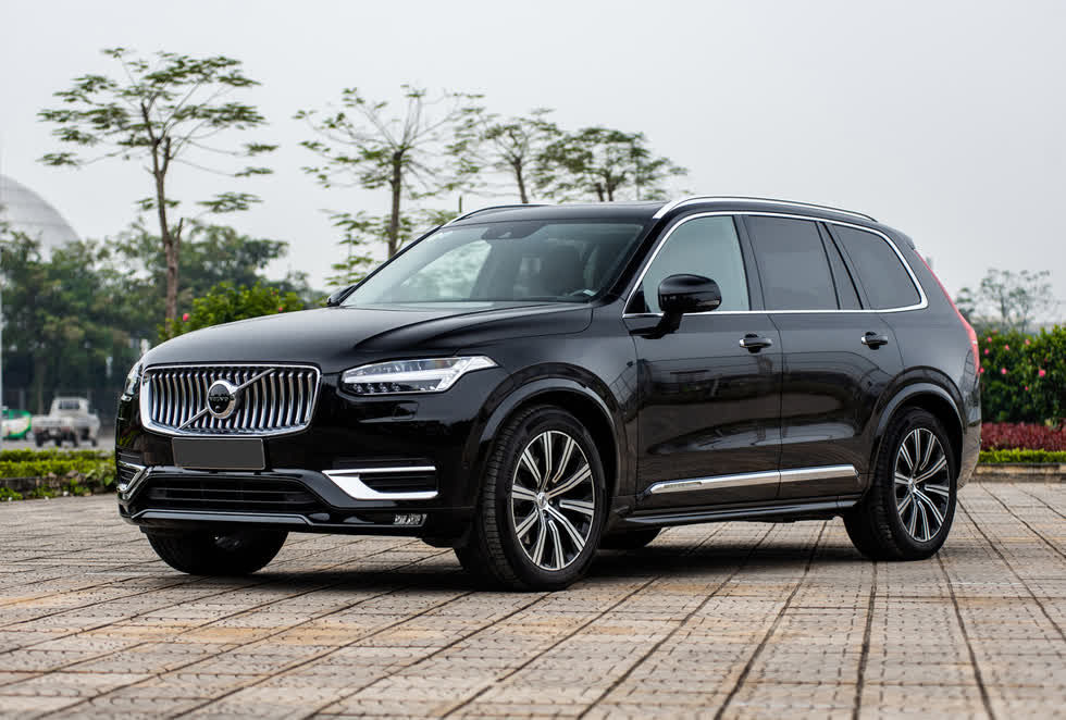 Volvo XC90 Inscription giá 3,99 tỷ đồng là một lựa chọn không tồi thay thế cho VinFast President.