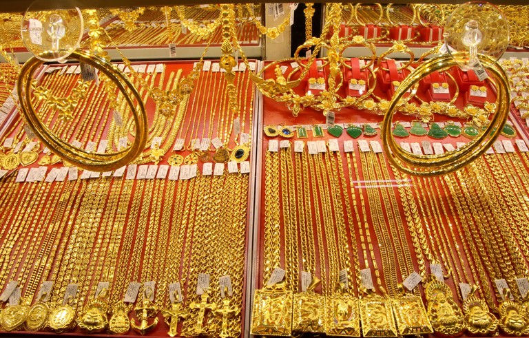 Giá vàng trang sức, vàng nhẫn đang  ở mức rất thấp so với vàng miếng. Ảnh: Zing