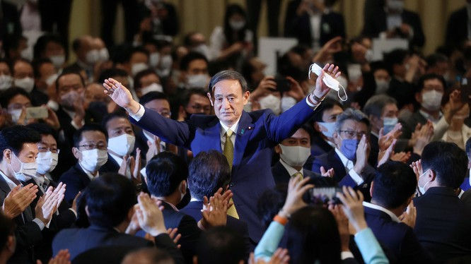   Ông Yoshihide Suga giành chiến thắng thuyết phục trong cuộc bầu cử lãnh đạo đảng LDP hôm 14/9 Ảnh: Getty  