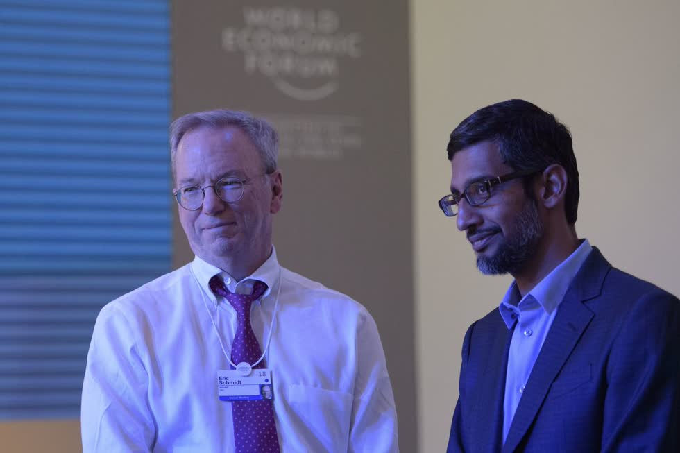 Eric Schmidt và ông Pichai tại Diễn đàn Kinh tế Thế giới ở Davos, Thụy Sĩ, năm 2018. Ảnh: Shutterstock