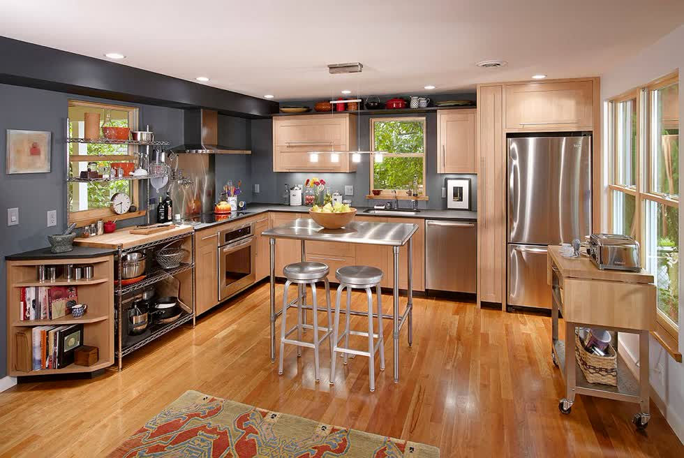 Khu bếp có không gian mở bằng thép hoàn hảo cho nhà bếp công nghiệp hiện đại đầy phong cách.