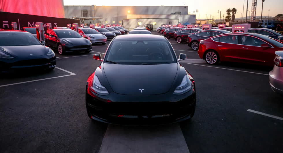 Tesla dự kiến giao khoảng nửa triệu xe điện trong năm nay. Ảnh: Carscoops