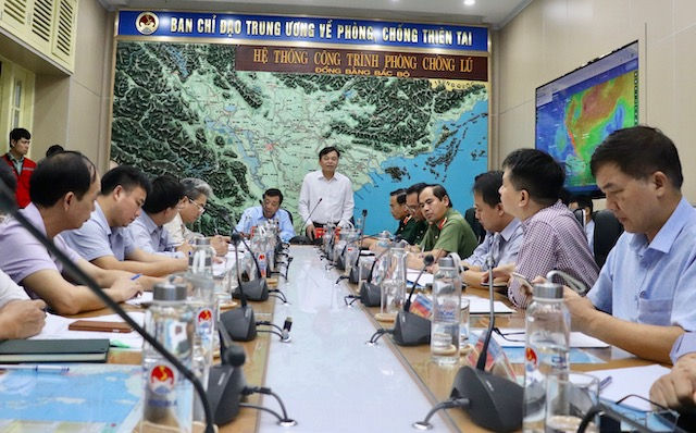 Thứ trưởng Bộ NN&PTNT Nguyễn Hoàng Hiệp phát biểu chỉ đạo cuộc họp sáng nay 7/10. Ảnh: Kinh tế&Đô thị