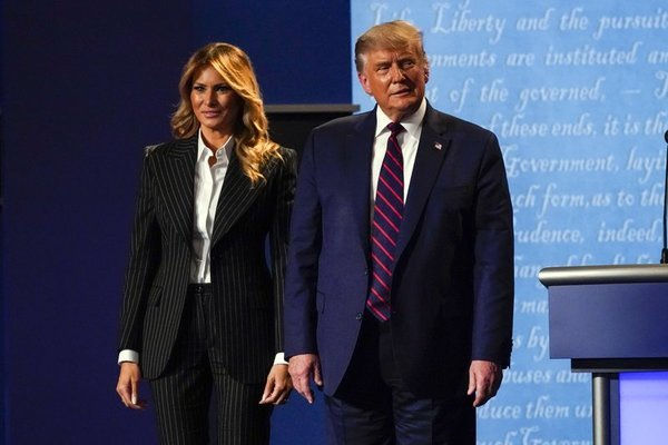 Tổng thống Trump và vợ. Ảnh: AP