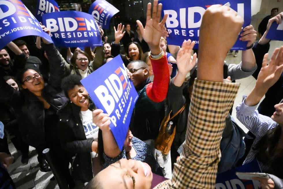 Cử tri ủng hộ ông Joe Biden tại Philadelphia, Pennsylvania ngày 10/3. Ảnh: Getty Images