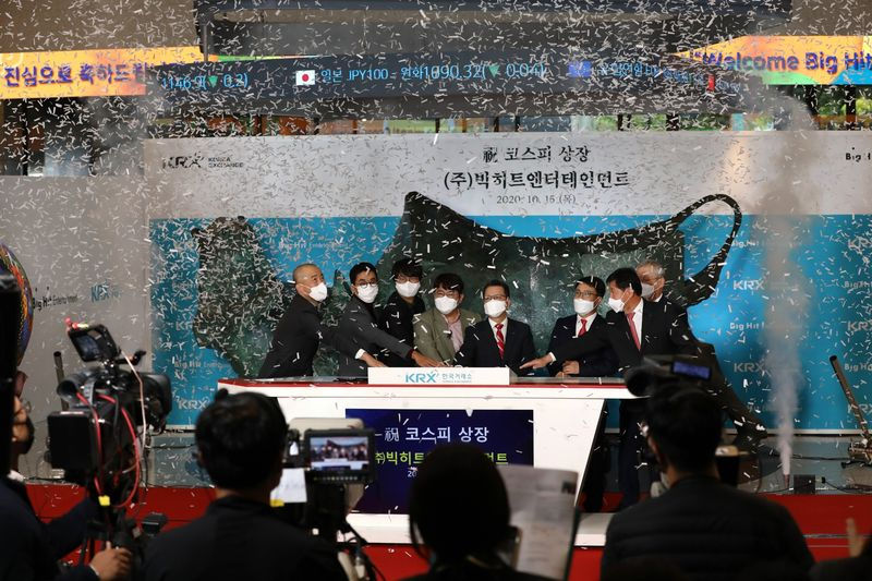  Buổi lễ IPO của Big Hit Entertainment tại Seoul ngày 15/10. Ảnh: Bloomberg. 