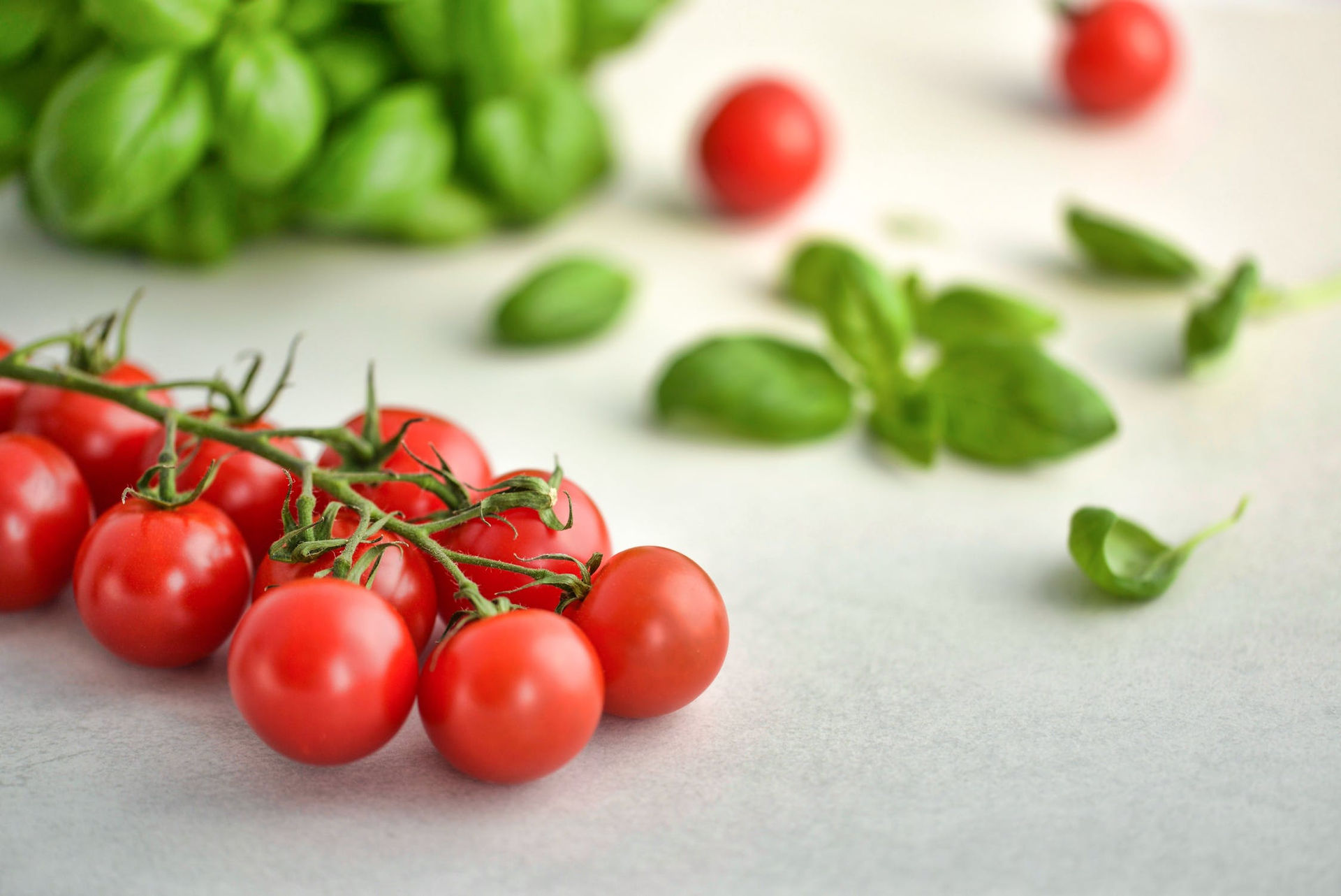 Nhờ chứa nhiều chất dinh dưỡng nên cà chua mang nhiều lợi ích làm đẹp. Ảnh: Pexels. 