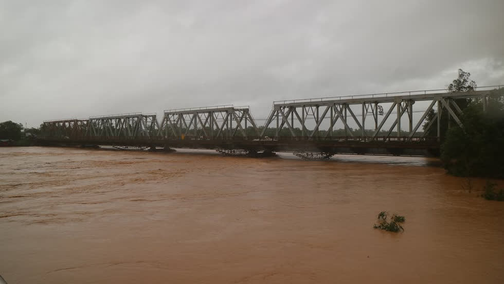 Mực nước trên sông Thạch Hãn tại thị xã Quảng Trị đạt 7,4m vượt báo động 3 là 1,4 m. Ảnh: Ảnh: Báo Tài nguyên và Môi trường.