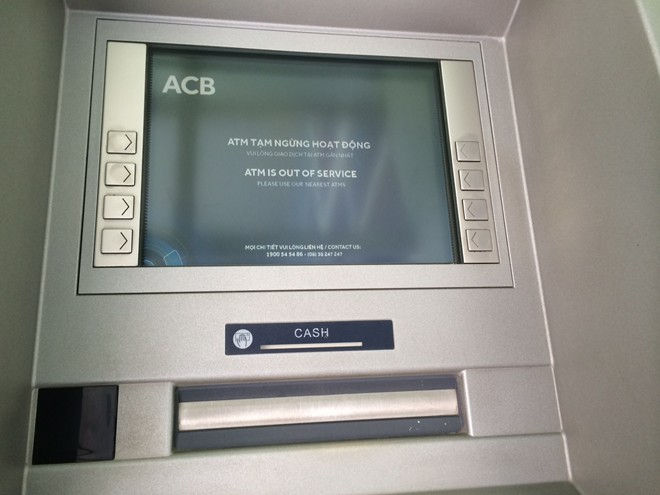 Tài khoản của anh Tuân bị rút ngay tại cây ATM của Ngân hàng ACB. Ảnh minh hoạ