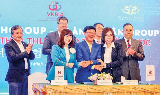 Tại Việt Nam, doanh nhân kiều bào đang đầu tư khoảng 3.000 dự án, tổng số vốn đăng ký khoảng 4 tỷ USD. Ảnh minh họa: SGGP