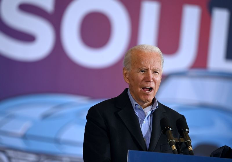    Joe Biden  phát biểu tại một sự kiện lái xe ở Cleveland, Ohio vào ngày 2/11. Ảnh: Getty  