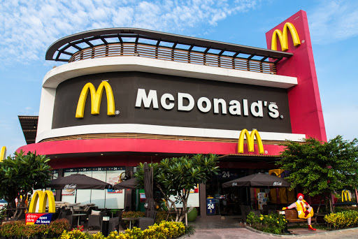 McDonald's dự kiến sẽ tung ra món  bánh mỳ kẹp gà rán  vào năm tới. Ảnh: Internet