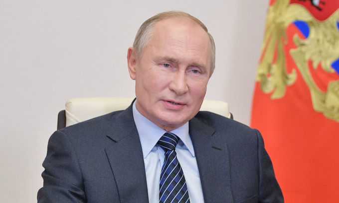 Tổng thống Nga Putin làm việc tại tư dinh ở ngoại ô Moskva hôm 21/10. Ảnh: Reuters.