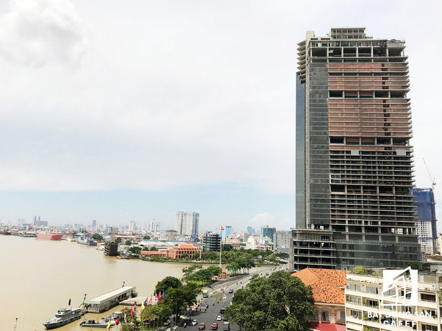 Saigon One Tower có vị trí đắc địa, ngay ngã ba Tôn Đức Thắng - Hàm Nghi, mặt hướng bến Nhà Rồng. Ảnh: CafeF