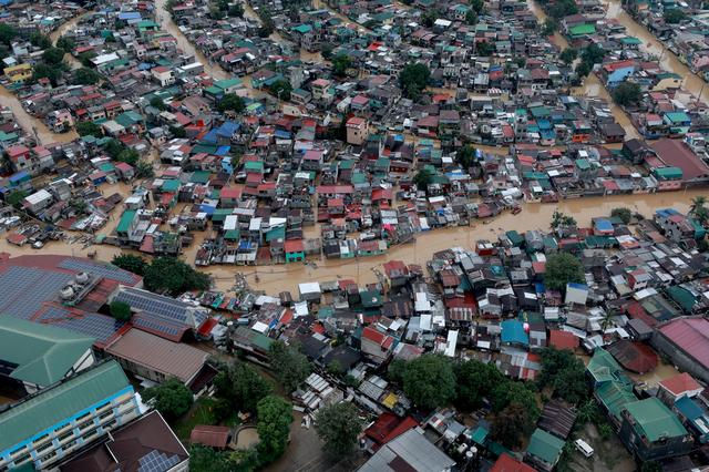 Một khu vực ở thủ đô Manila chìm trong nước lũ sau khi bão Vamco – cơn bão thứ 8 đổ bộ Philippines chỉ trong vòng 2 tháng - càn quét qua đêm 11/11. Ảnh chụp ngày 12/11/2020. Ảnh: Reuters