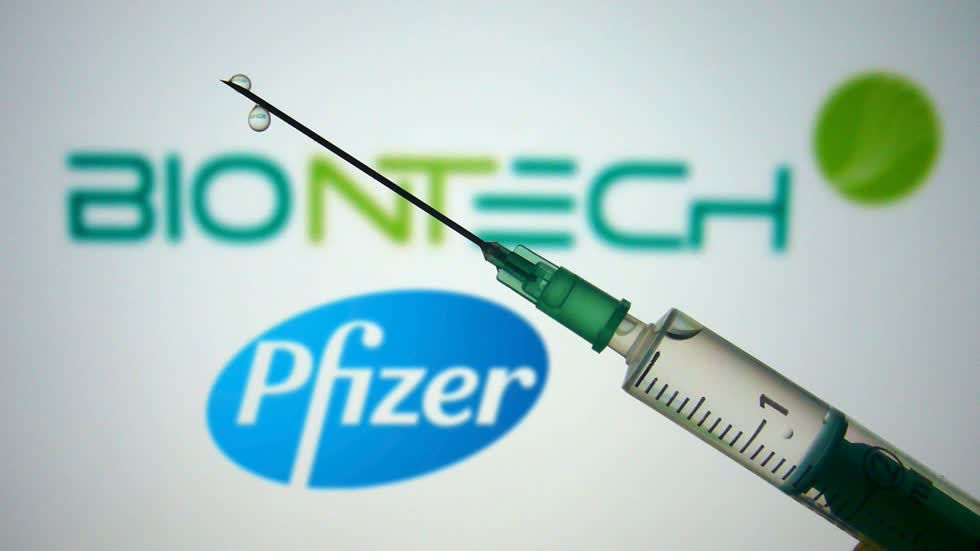 Vaccine Pfizer-BioNTech là một trong những ứng cử viên hàng đầu trong cuộc đua sản xuất vaccine COVID-19. Ảnh: AP