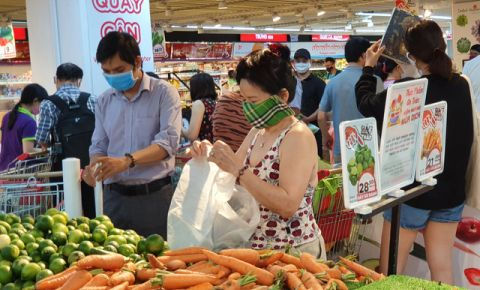 Giá thực phẩm tươi sống ở siêu thị giảm, giá rau xanh ổn định