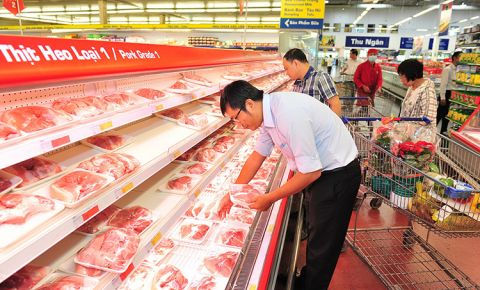 Giá thịt heo mảnh: Tăng ở chợ, giảm mạnh tại siêu thị