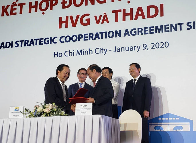 Thaco và Hùng Vương vừa ký kết hợp tác vào tháng 1/2020. Ảnh: Tiền phong