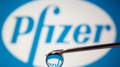 Pfizer là một trong bốn công ty dược phẩm mà  tỷ phú Warren Buffett  đã đầu tư gần đây. Ảnh: Reuters