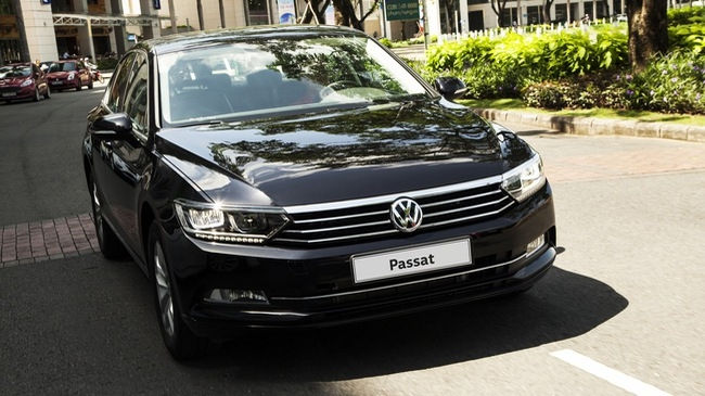 Volkswagen Passat BlueMotion High ưu đãi cao nhất gần 178 triệu đồng.