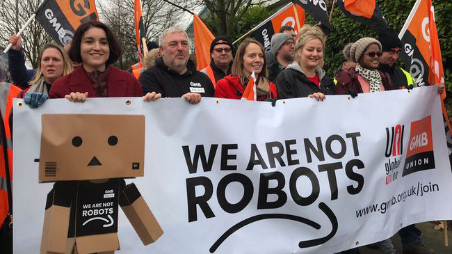 Cuộc biểu tình của các nhân viên Amazon tại Mỹ và một số nước ở châu Âu vào năm ngoái. Ảnh: Twitter