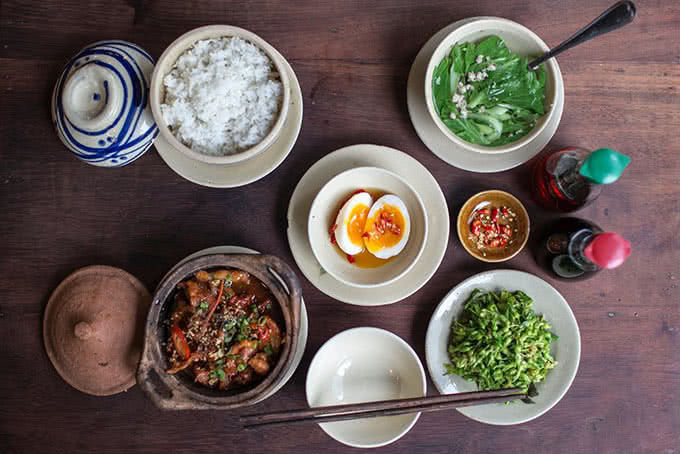 Những món ăn quen thuộc của người Việt đều có ở Quán Bụi.