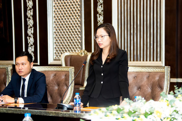 Bà Đỗ Thị Định, Tổng giám đốc Sunshine Homes phát biểu tại lễ ký kết. 