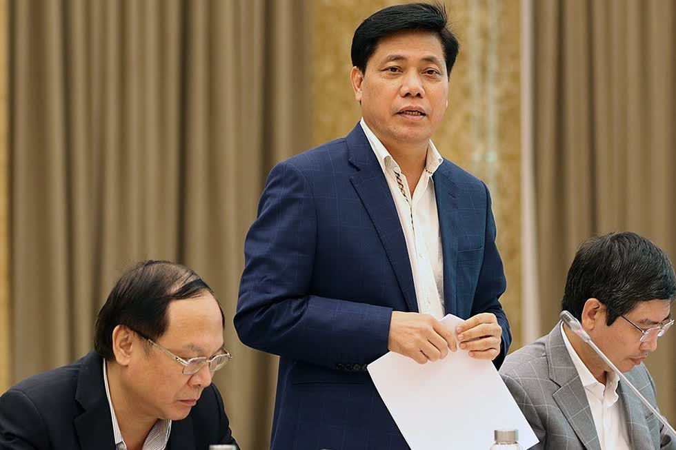Thứ trưởng Nguyễn Ngọc Đông cho biết, Vietnam Airlines sẽ công khai hướng xử lý cá nhân có trách nhiệm trong việc lây nhiễm dịch bệnh. Ảnh: VnExpress  
