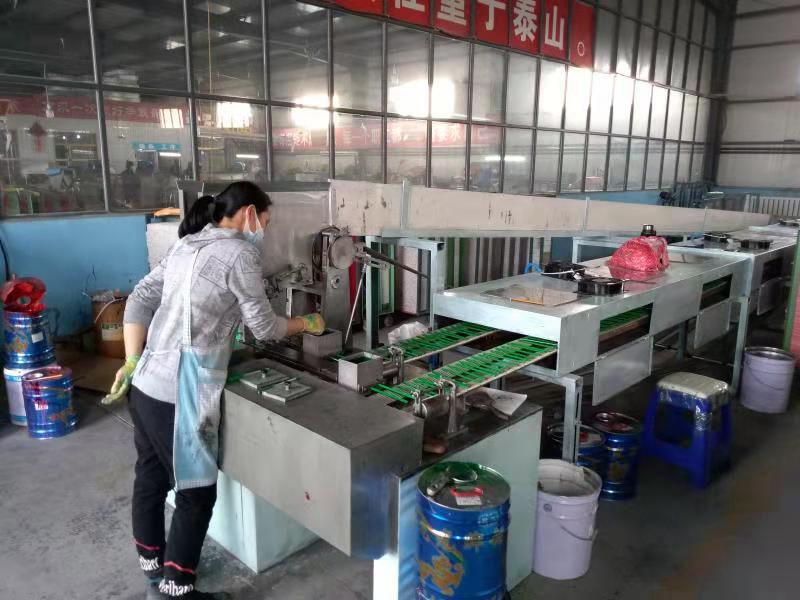 Một mô hình sản xuất bút chì tại Yuanbao. Ảnh: China Daily.