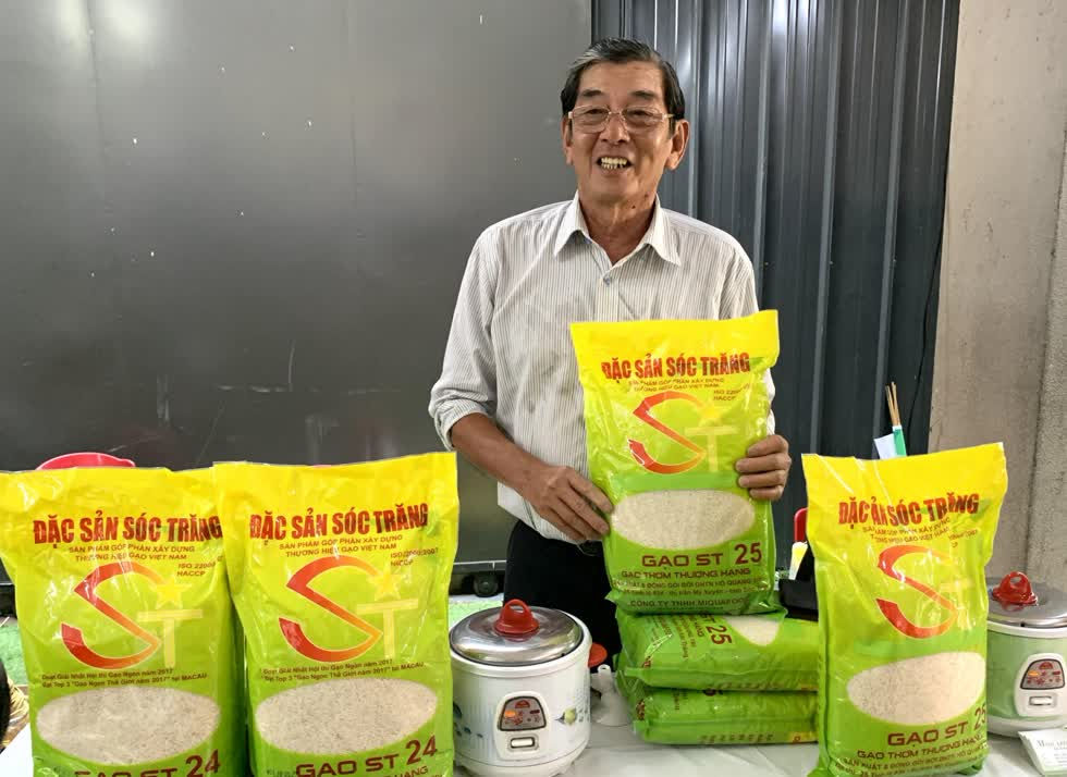Gạo thơm ST25 tiếp tục được vinh danh ở cuộc thi gạo ngon nhất thế giới 2020. Ảnh: VietNammoi.