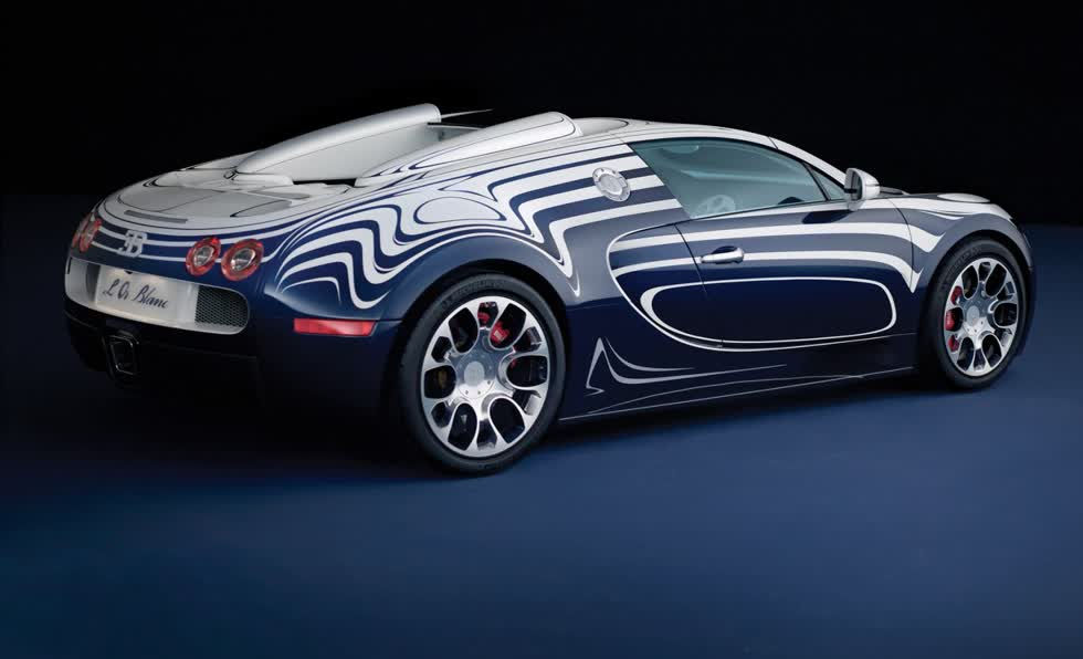13 Bugatti Veyron