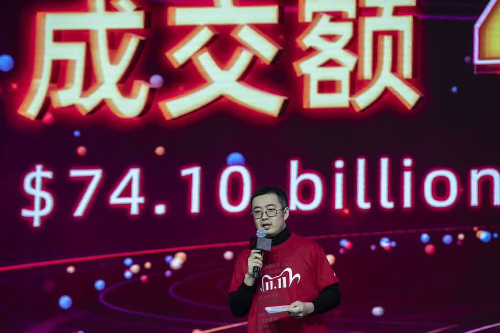 Ông Tưởng Phàm, lãnh đạo cao cấp của Alibaba tại sự kiện mua sắm Ngày độc thân. Ảnh: Bloomberg.
