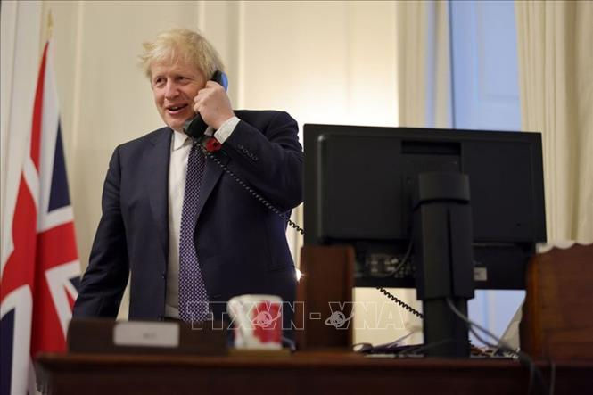  Thủ tướng Anh Boris Johnson trong cuộc điện đàm với Chủ tịch Ủy ban châu Âu Ursula von der Leyen, thảo luận khả năng họp thượng đỉnh về thỏa thuận hậu Brexit. 