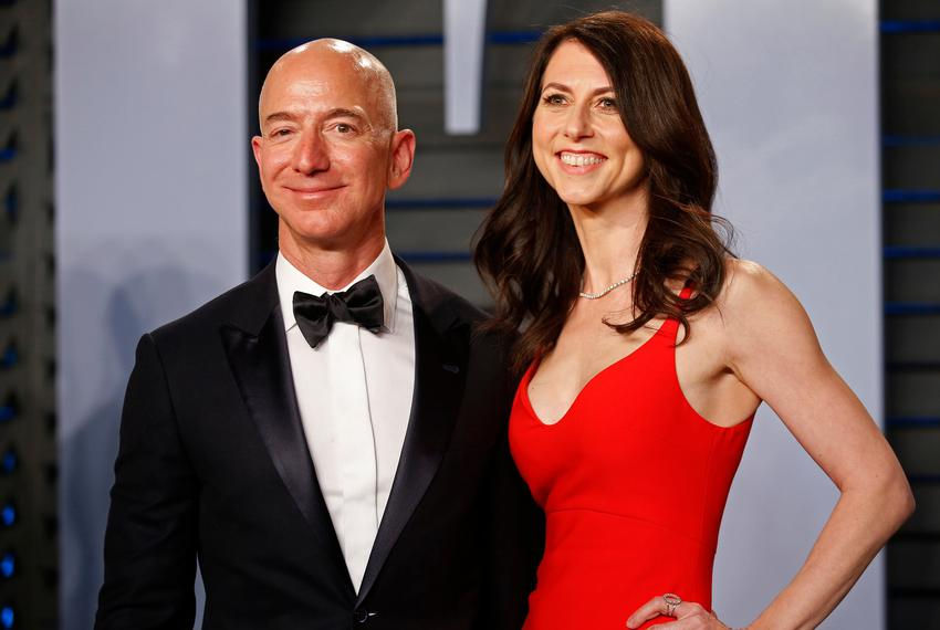 MacKenzie Scott và chồng cũ, tỷ phú Jeff Bezos, đều đóng góp tích cực cho các hoạt động từ thiện. Ảnh: Getty