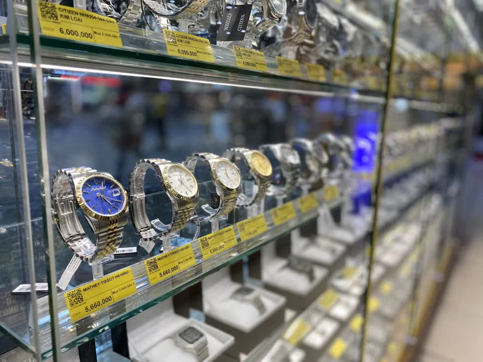Thế Giới Di Động bán được 887.000 đồng hồ trong 10 tháng. Ảnh: MWG