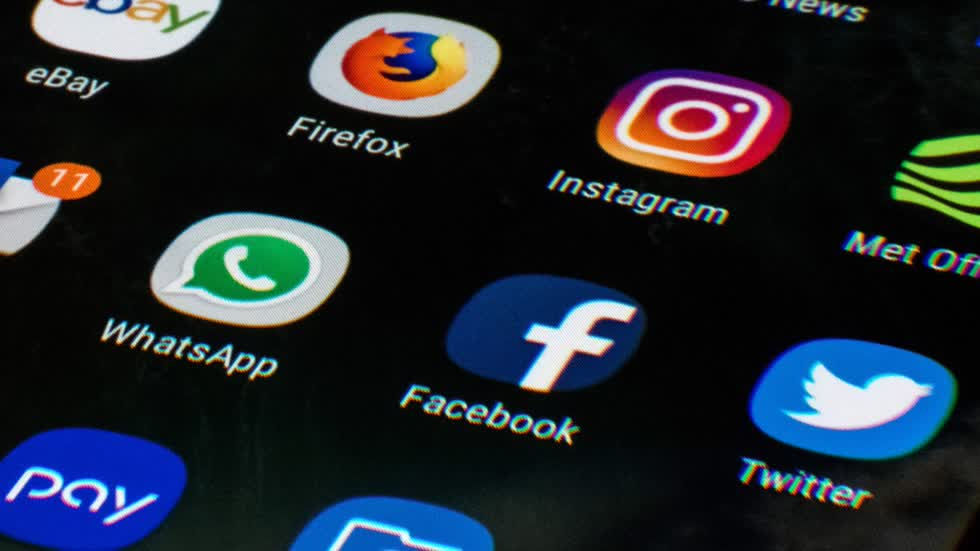 Facebook triệt tiêu cạnh tranh khi thôn tính Instagram và WhatsApp. Ảnh: Getty Images.