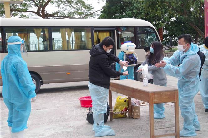 Đây là đợt thứ 13 tỉnh Hưng Yên tổ chức cách ly tập trung cho các trường hợp công dân trở về từ nước ngoài. Ảnh: AFP
