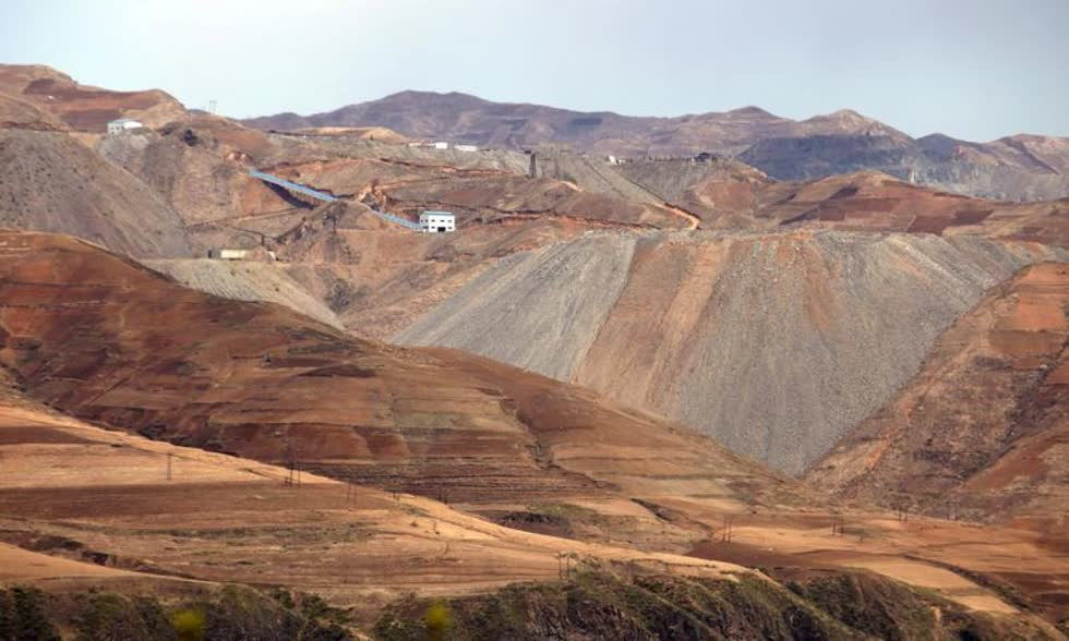 Khu vực vùng núi của Triều Tiên khoảng 200 loại tài nguyên khoáng sản có giá trị ước tính lên tới 10.000 tỷ USD. Ảnh: Reuters.