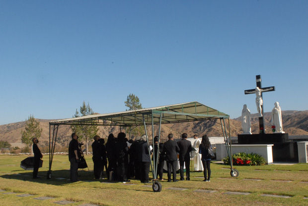 Quang cảnh đầy bình yên nơi an nghỉ cuối cùng của cố NS Chí Tài tại nghĩa trang Mỹ - Ảnh 7.