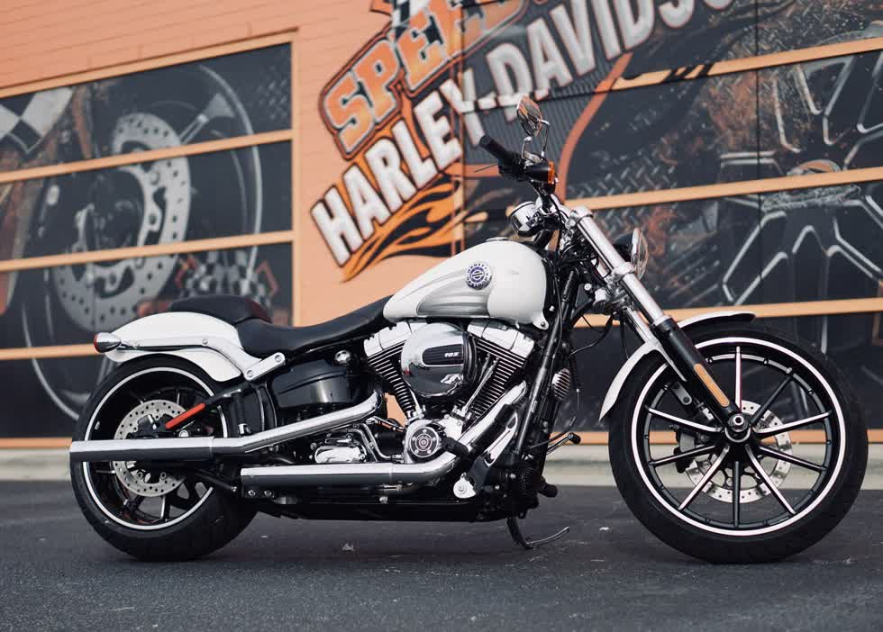 Harley-Davidson Softail Breakout ff